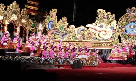 parade gong kebyar wanita