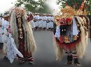 Pementasan Tari Barong dan Rangda di Surabaya